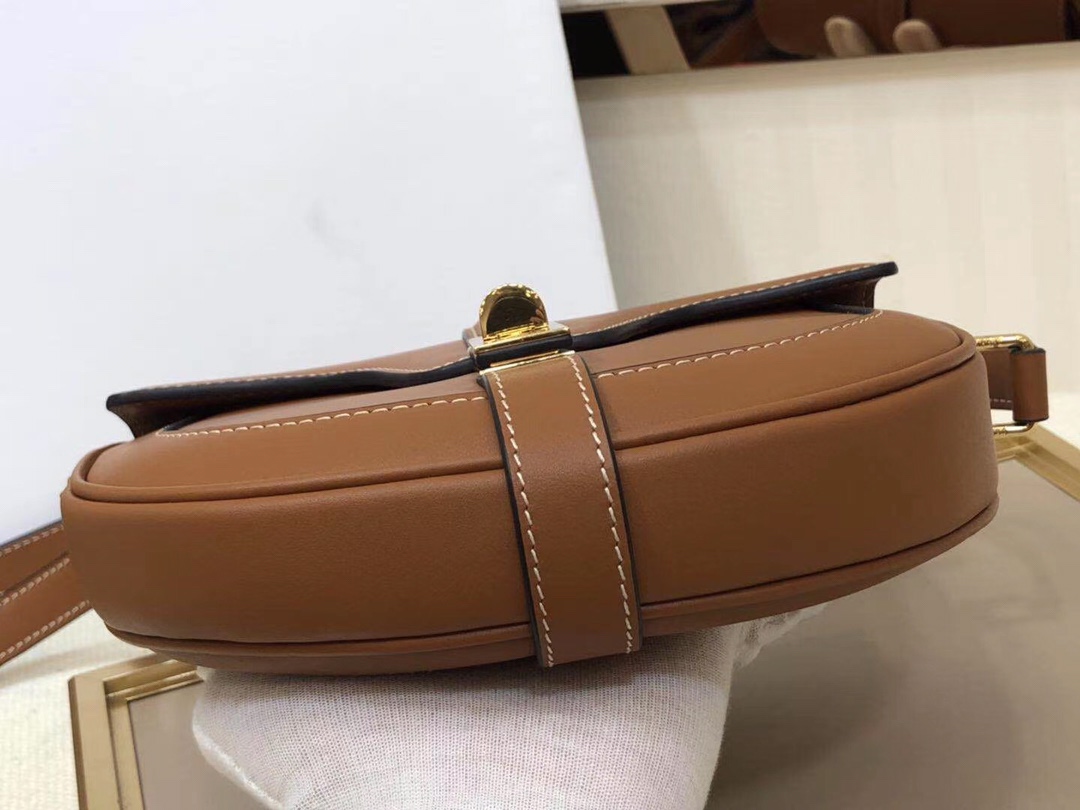 Celin Besace 16 Bag in Natural Calfskin -19*17*6CM