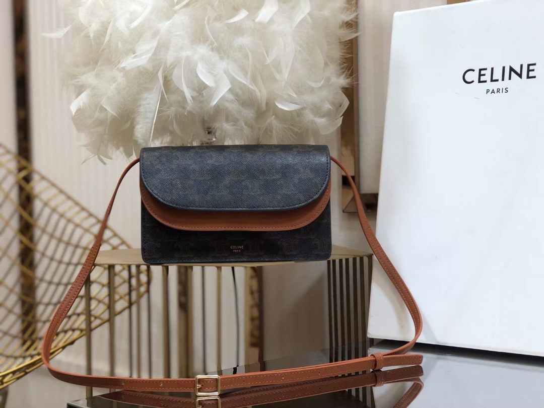 Celin Clutch On Strap-18*8*5CM