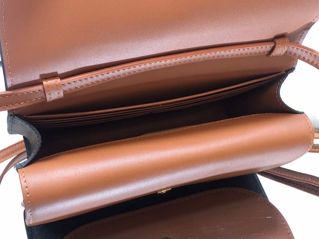 Celin Clutch On Strap-18*8*5CM